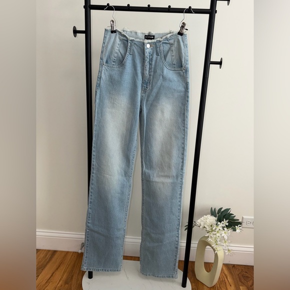 PrettyLittleThing Y2K High Rise Straight Leg Light Blue Jeans |Raw Hem| Size 4 - Picture 7 of 16